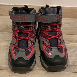 Kids Hiking Shoes - Black and Red